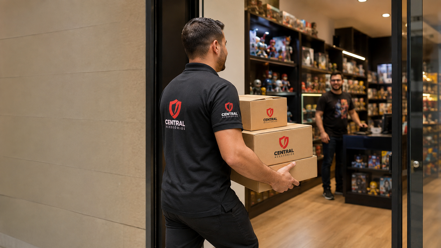 Prateleiras de uma loja organizada com produtos de board game e card game em destaque